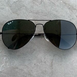 Ray-Ban Aviator Total Black Polarized 58 mm Sunglasses RB3025 002/48 58-14